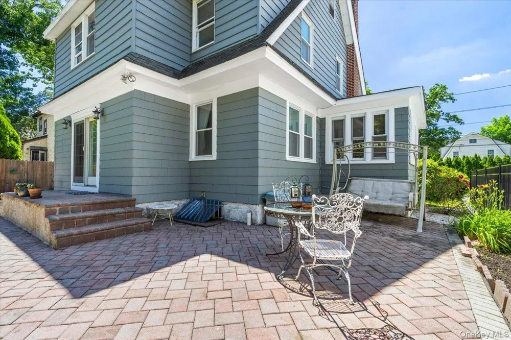 1072 Hunter Avenue Pelham, NY 10803