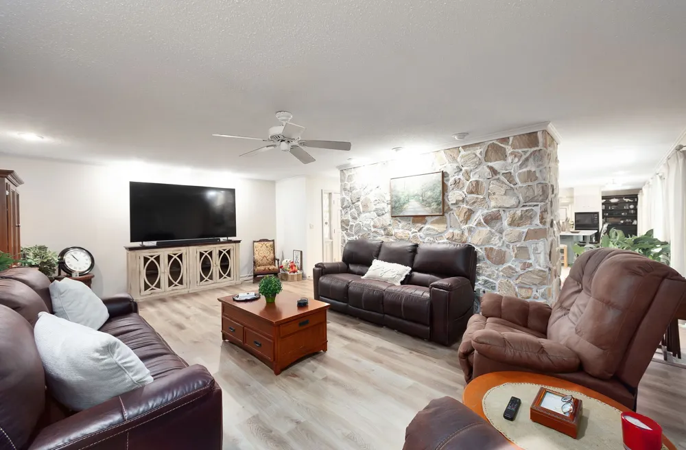 215 Eastern Shores Dr Lexington, TN 38351