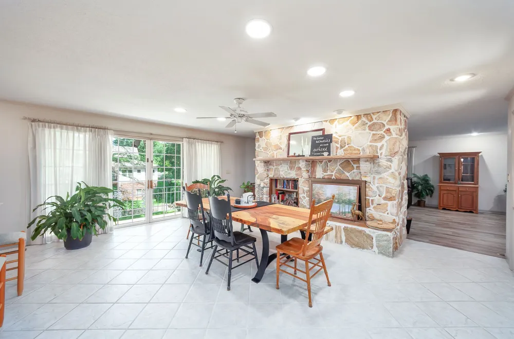 215 Eastern Shores Dr Lexington, TN 38351