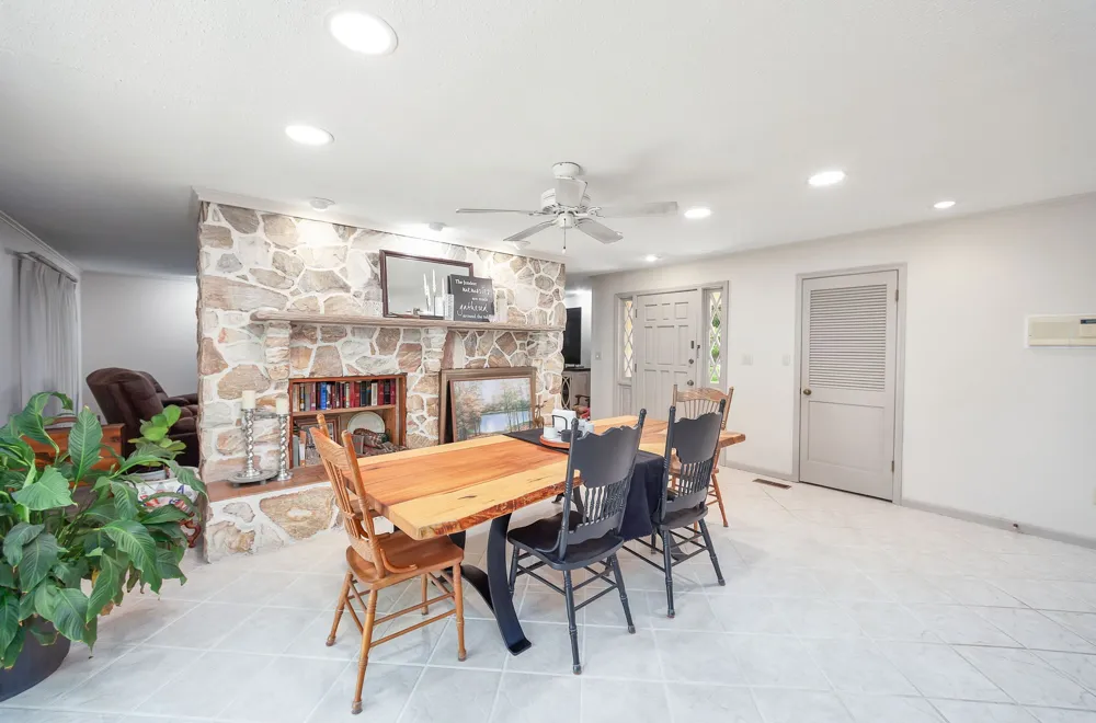 215 Eastern Shores Dr Lexington, TN 38351