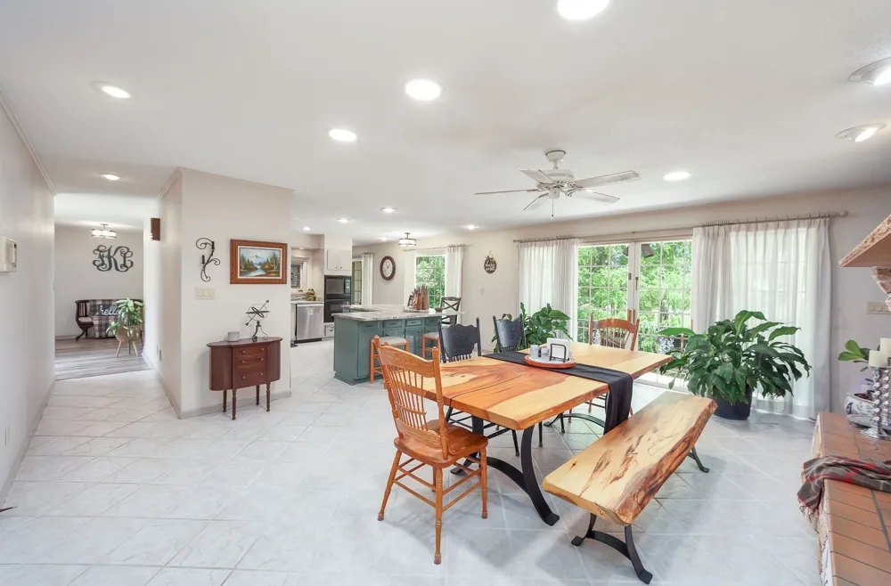 215 Eastern Shores Dr Lexington, TN 38351