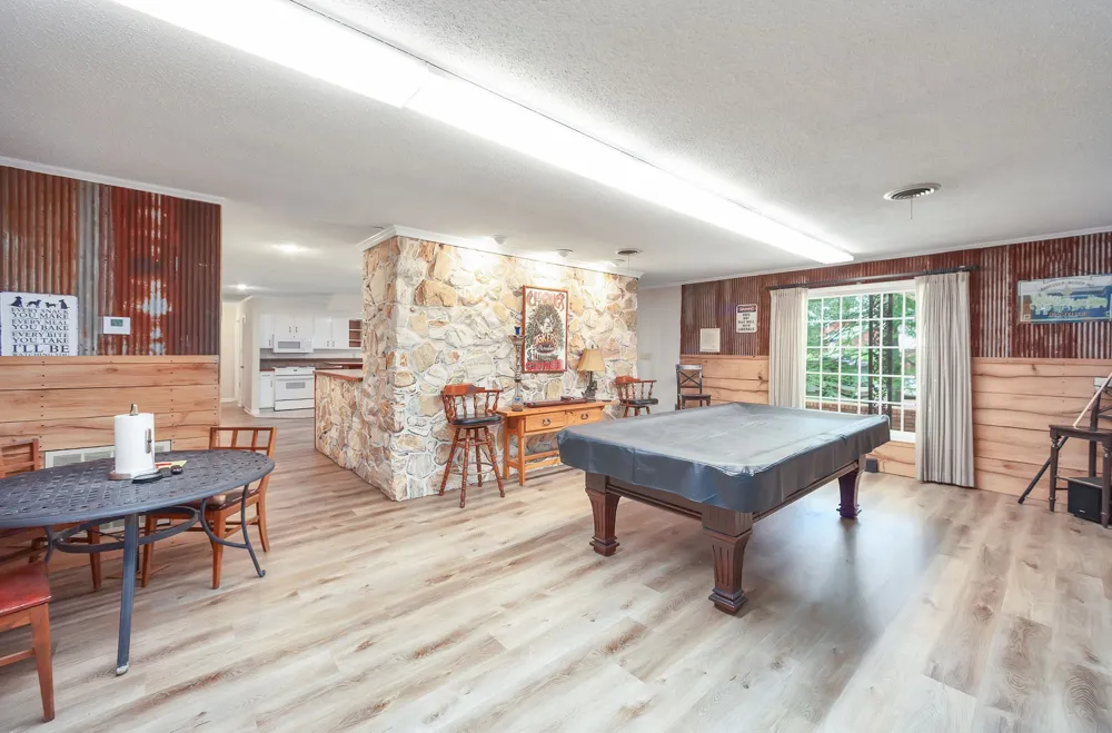 215 Eastern Shores Dr Lexington, TN 38351