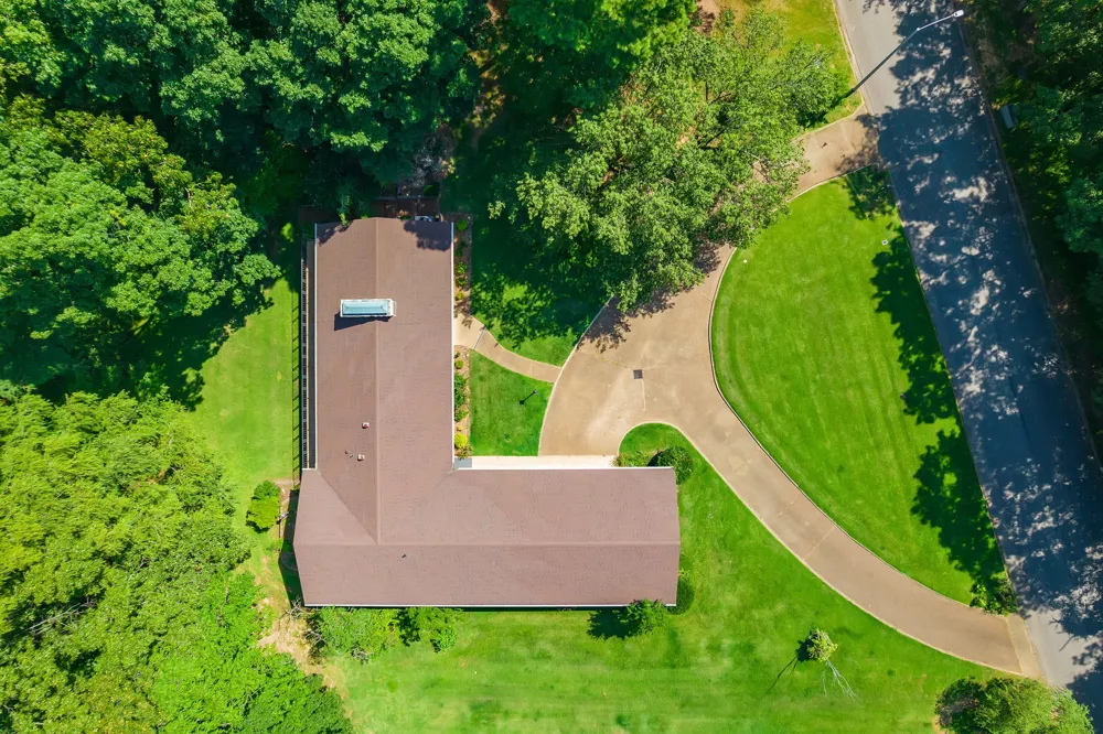 215 Eastern Shores Dr Lexington, TN 38351