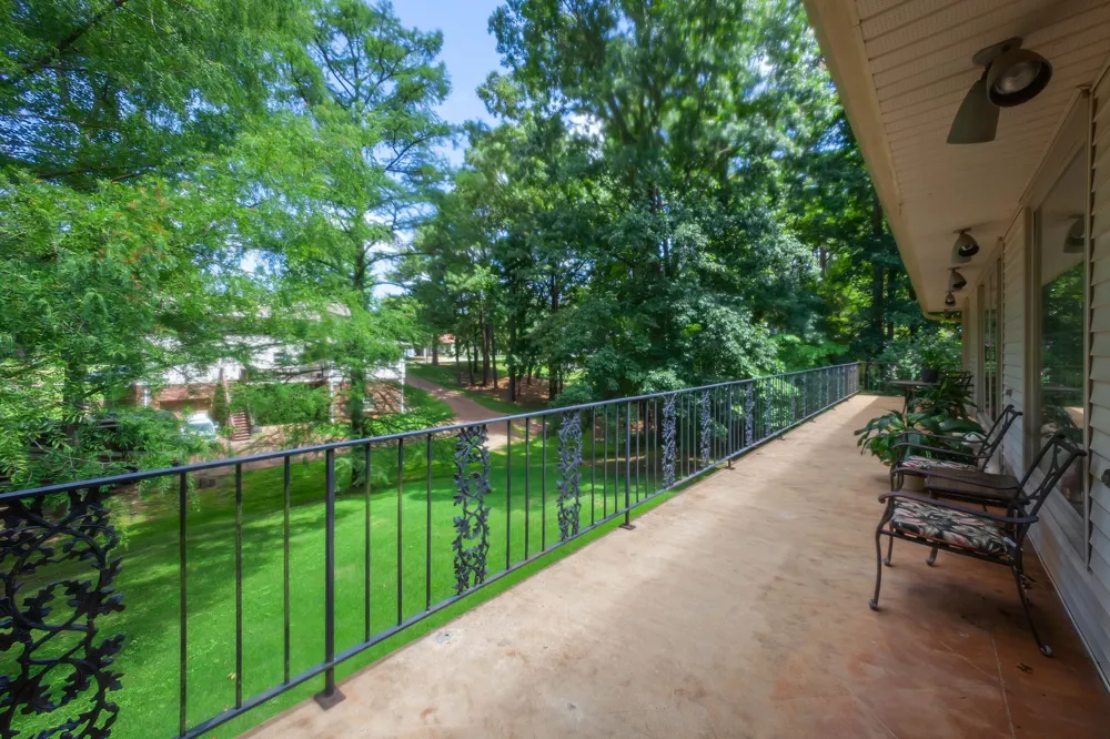 215 Eastern Shores Dr Lexington, TN 38351