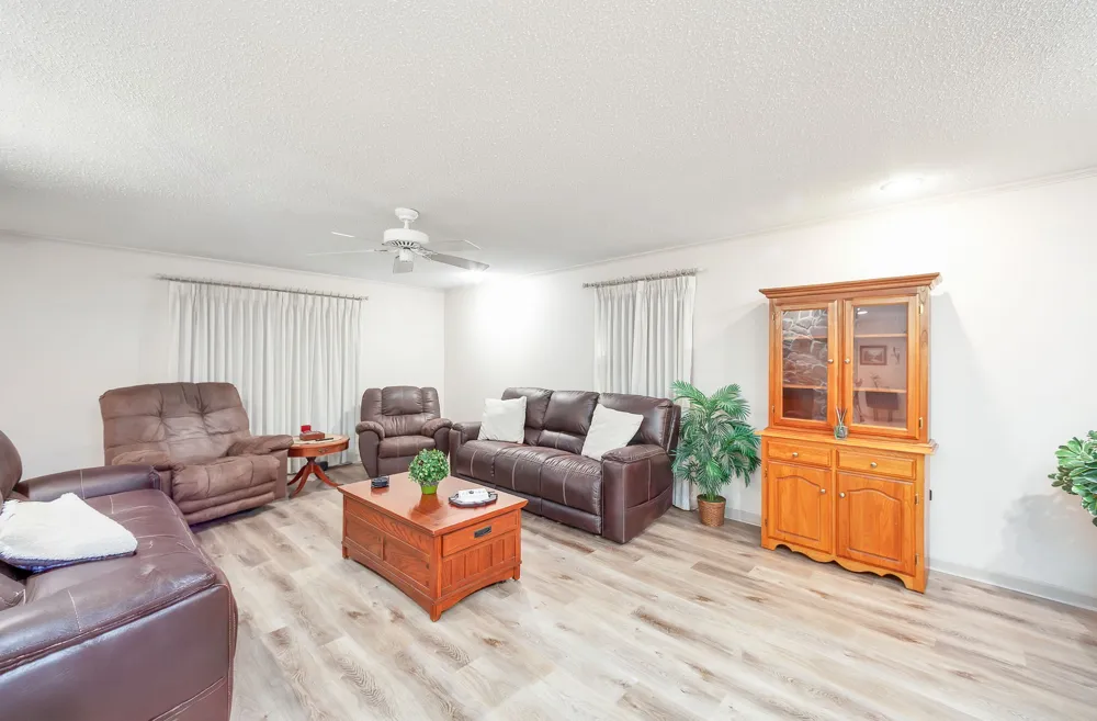 215 Eastern Shores Dr Lexington, TN 38351