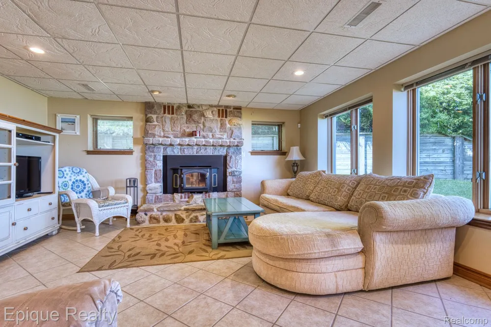 3864 Lakeshore Road Forestville Village, MI 48427