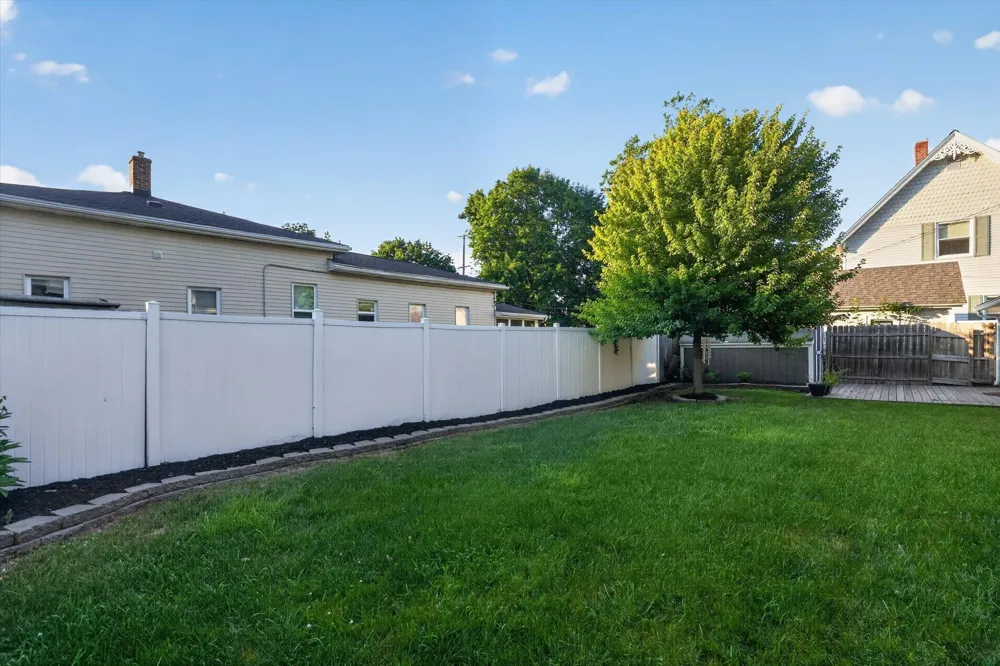 125 E Lincoln Grand Ledge City, MI 48837