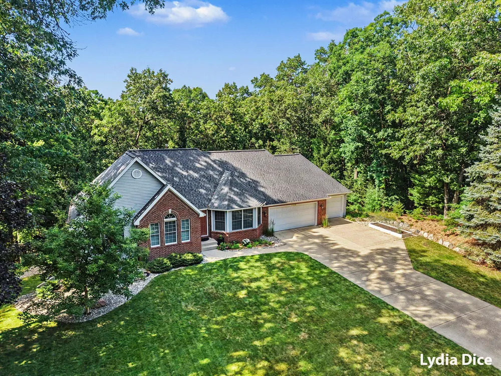 4282 Knapp Valley Court NE Grand Rapids Charter Township, MI 49525