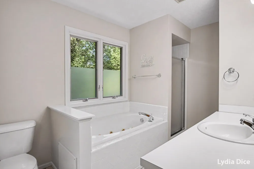 4282 Knapp Valley Court NE Grand Rapids Charter Township, MI 49525