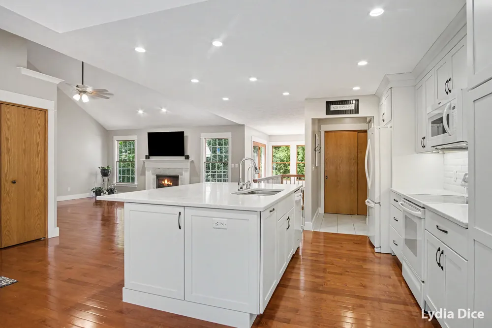 4282 Knapp Valley Court NE Grand Rapids Charter Township, MI 49525
