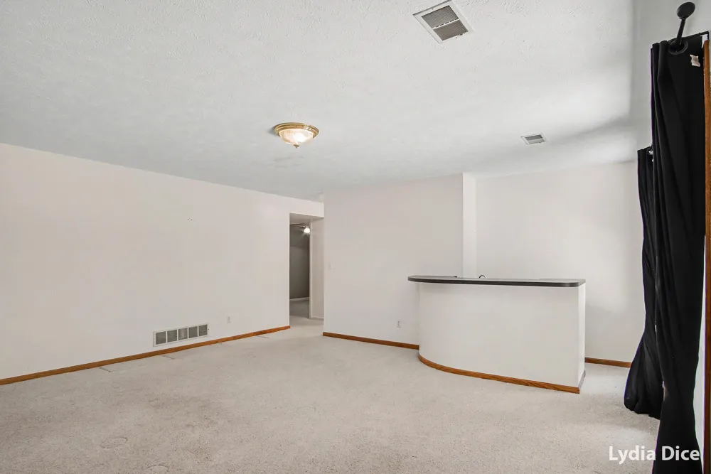 4282 Knapp Valley Court NE Grand Rapids Charter Township, MI 49525