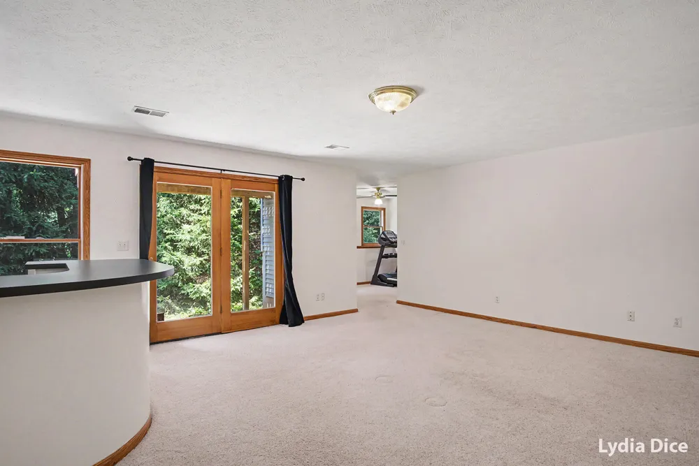 4282 Knapp Valley Court NE Grand Rapids Charter Township, MI 49525