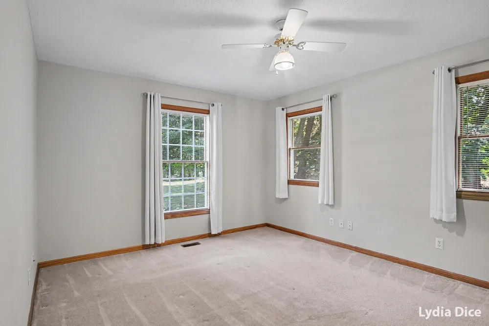 4282 Knapp Valley Court NE Grand Rapids Charter Township, MI 49525