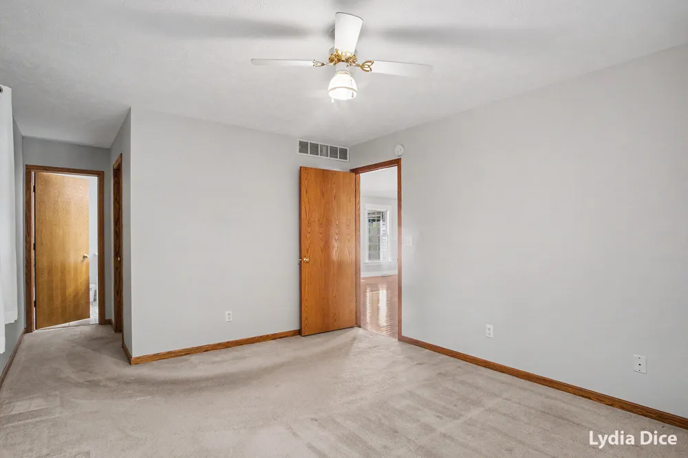 4282 Knapp Valley Court NE Grand Rapids Charter Township, MI 49525