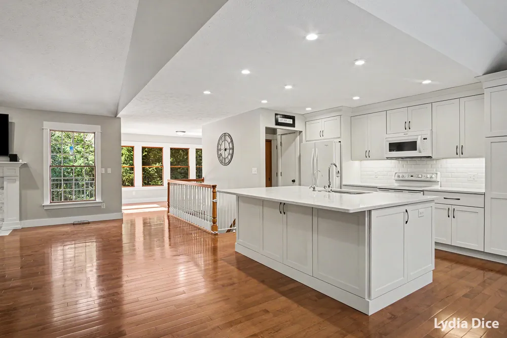 4282 Knapp Valley Court NE Grand Rapids Charter Township, MI 49525