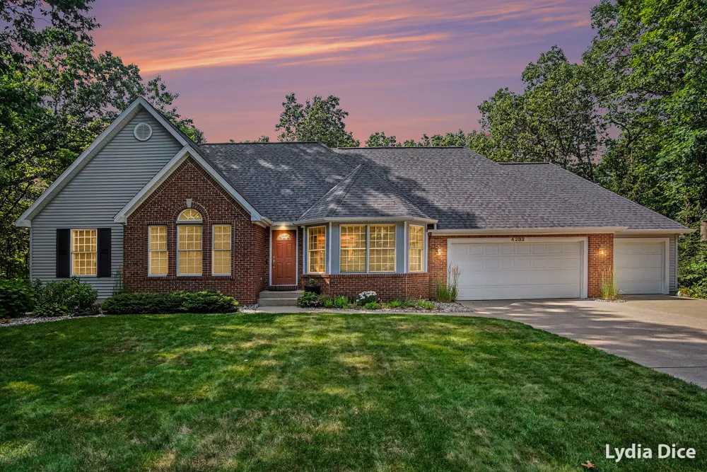 4282 Knapp Valley Court NE Grand Rapids Charter Township, MI 49525