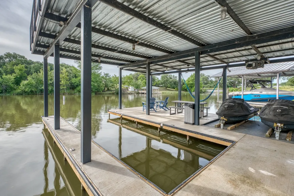 1597 Glen Cove Drive Kingsland, TX 78639