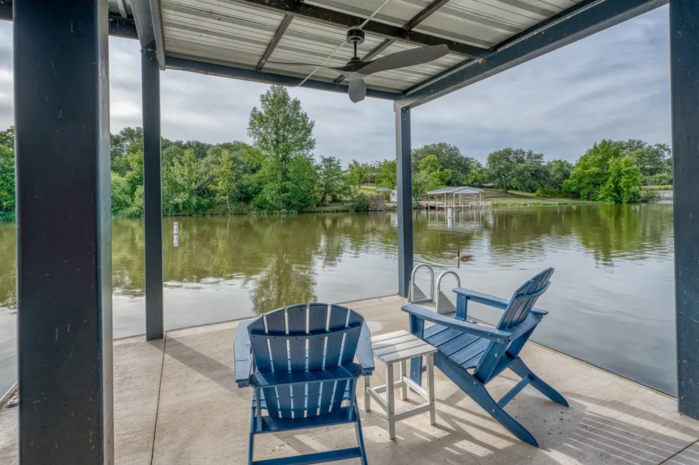 1597 Glen Cove Drive Kingsland, TX 78639