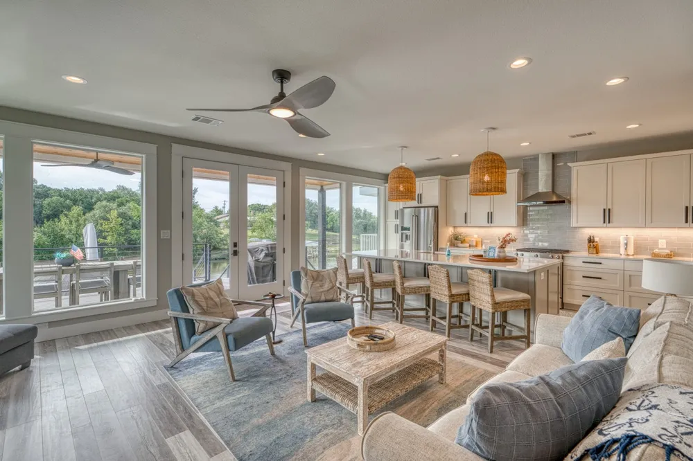 1597 Glen Cove Drive Kingsland, TX 78639