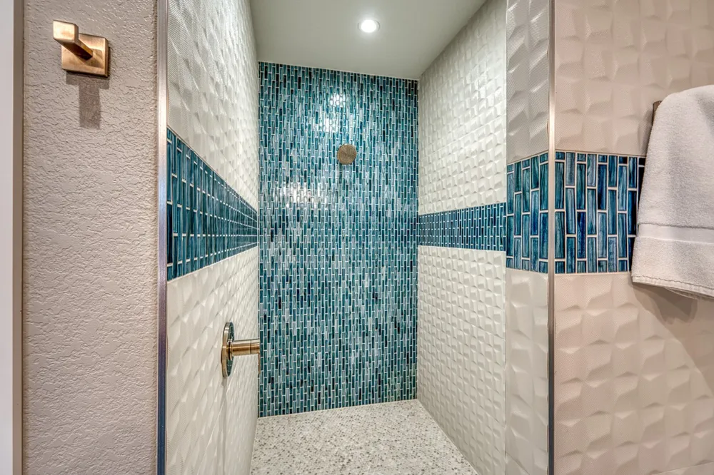 1597 Glen Cove Drive Kingsland, TX 78639