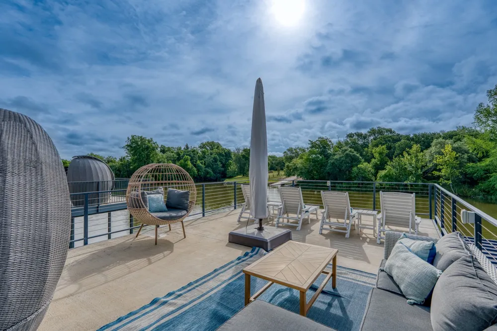 1597 Glen Cove Drive Kingsland, TX 78639