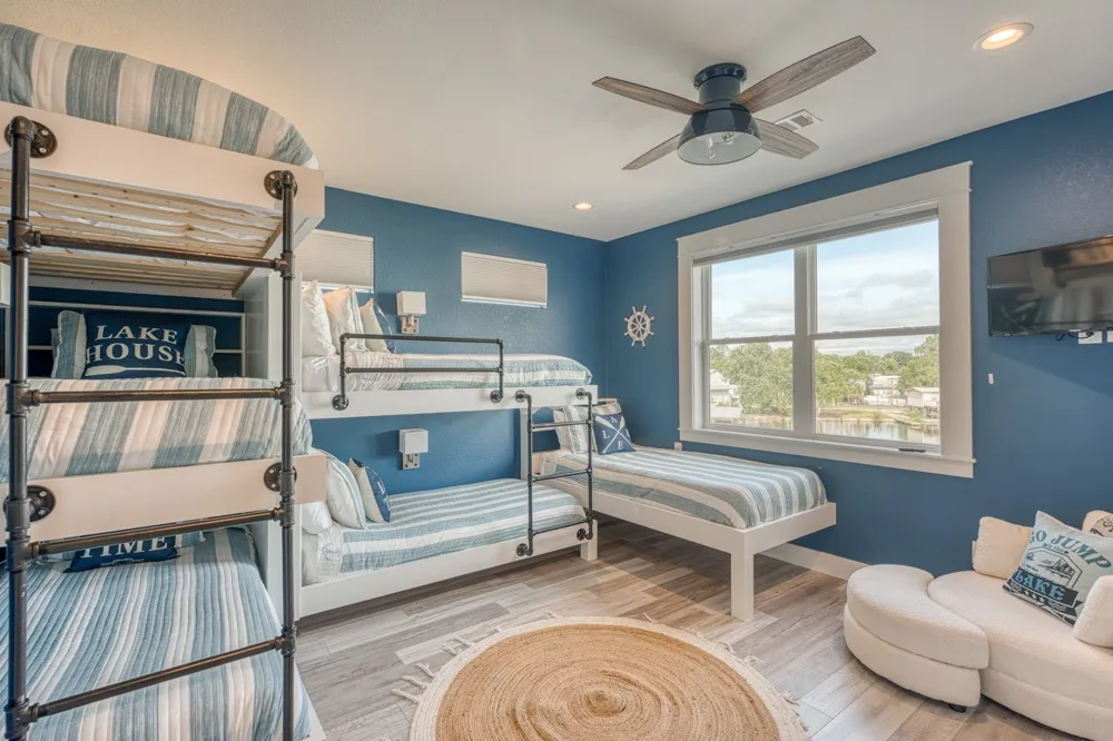 1597 Glen Cove Drive Kingsland, TX 78639