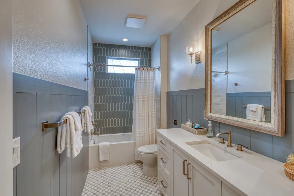 1597 Glen Cove Drive Kingsland, TX 78639
