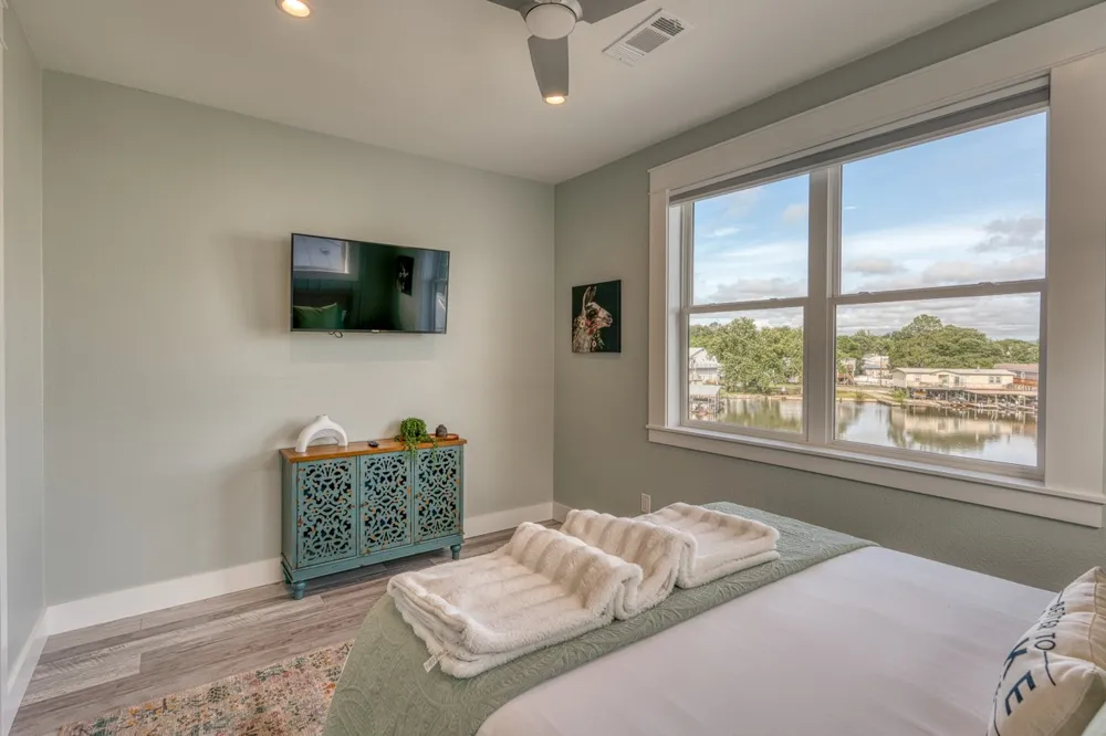 1597 Glen Cove Drive Kingsland, TX 78639