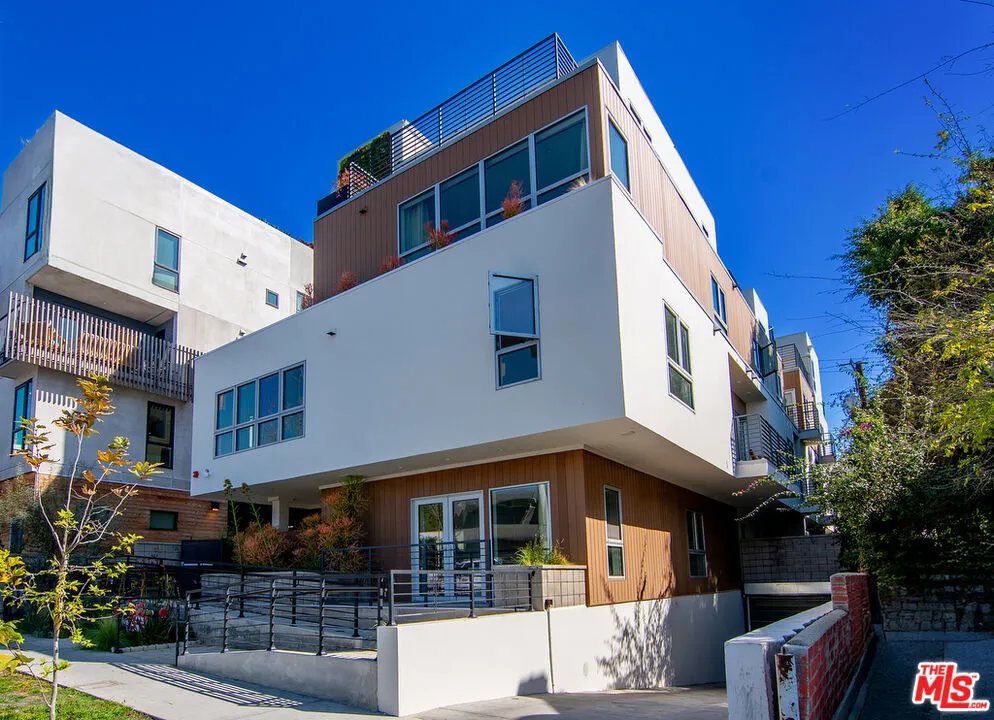 1236 Fairfax Avenue #1 West Hollywood, CA 90046