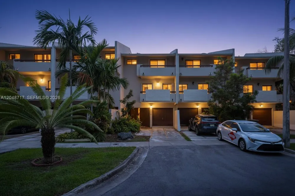 2525 NE 135th St North Miami, FL 33181