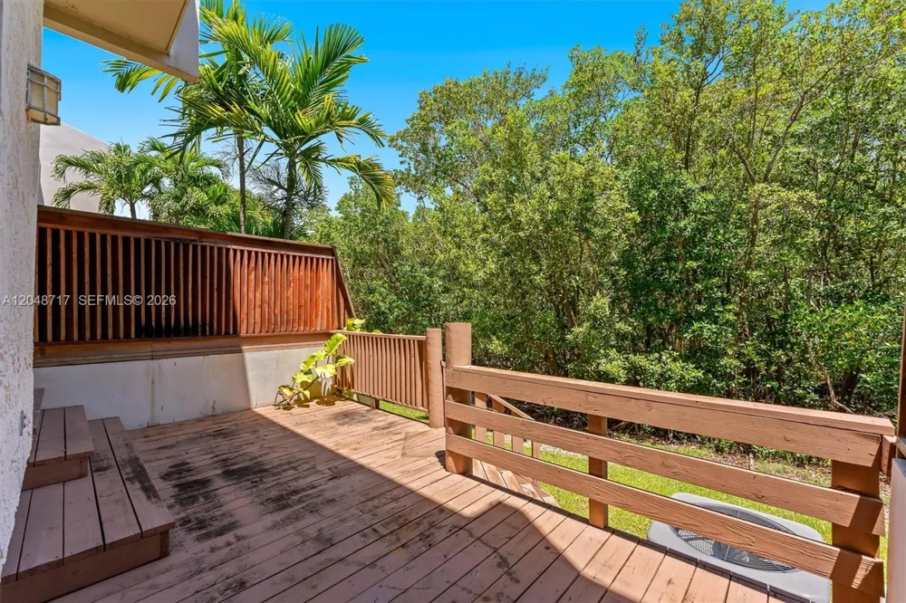 2525 NE 135th St North Miami, FL 33181