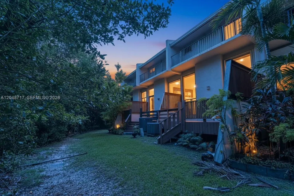 2525 NE 135th St North Miami, FL 33181
