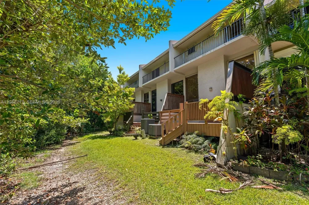 2525 NE 135th St North Miami, FL 33181