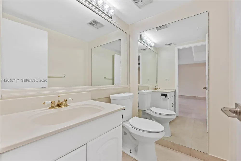 2525 NE 135th St North Miami, FL 33181