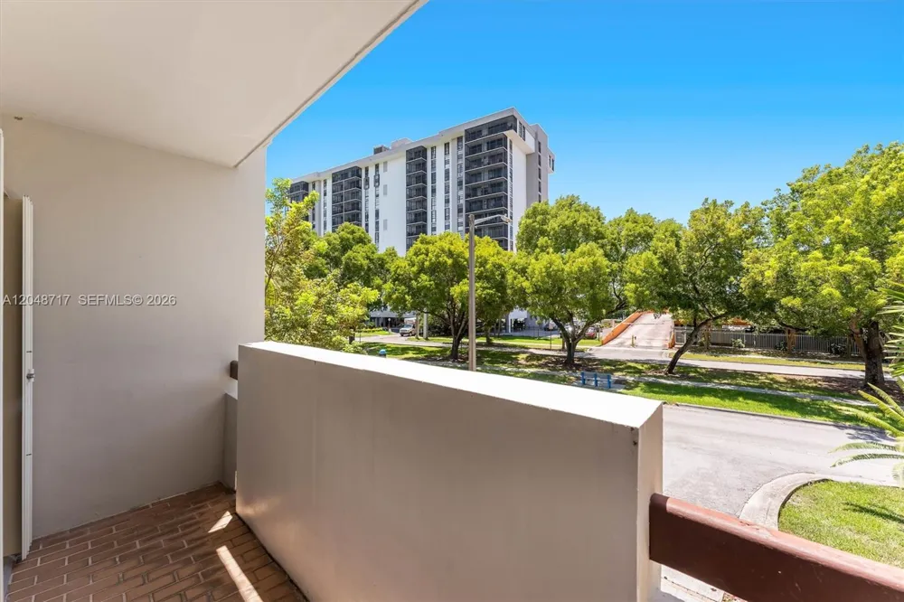 2525 NE 135th St North Miami, FL 33181