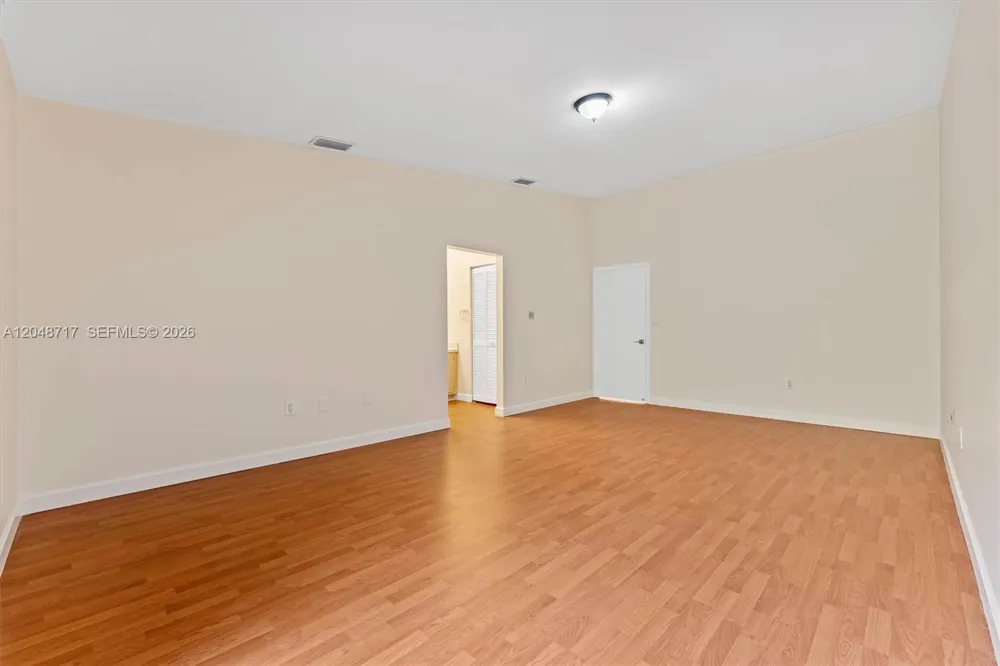 2525 NE 135th St North Miami, FL 33181