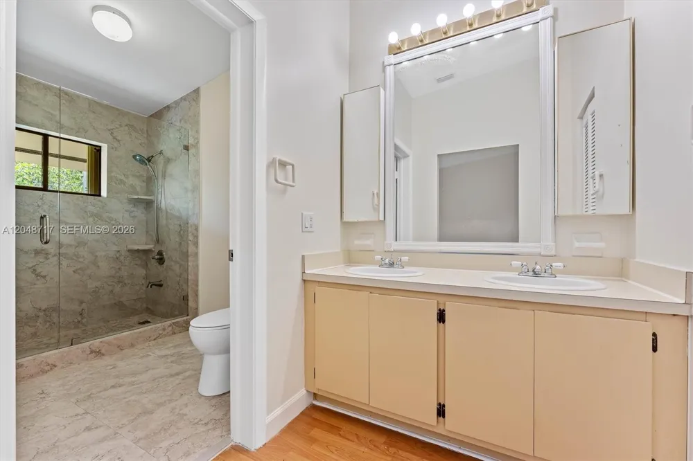 2525 NE 135th St North Miami, FL 33181