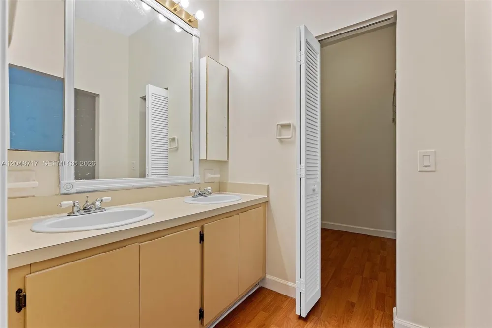 2525 NE 135th St North Miami, FL 33181
