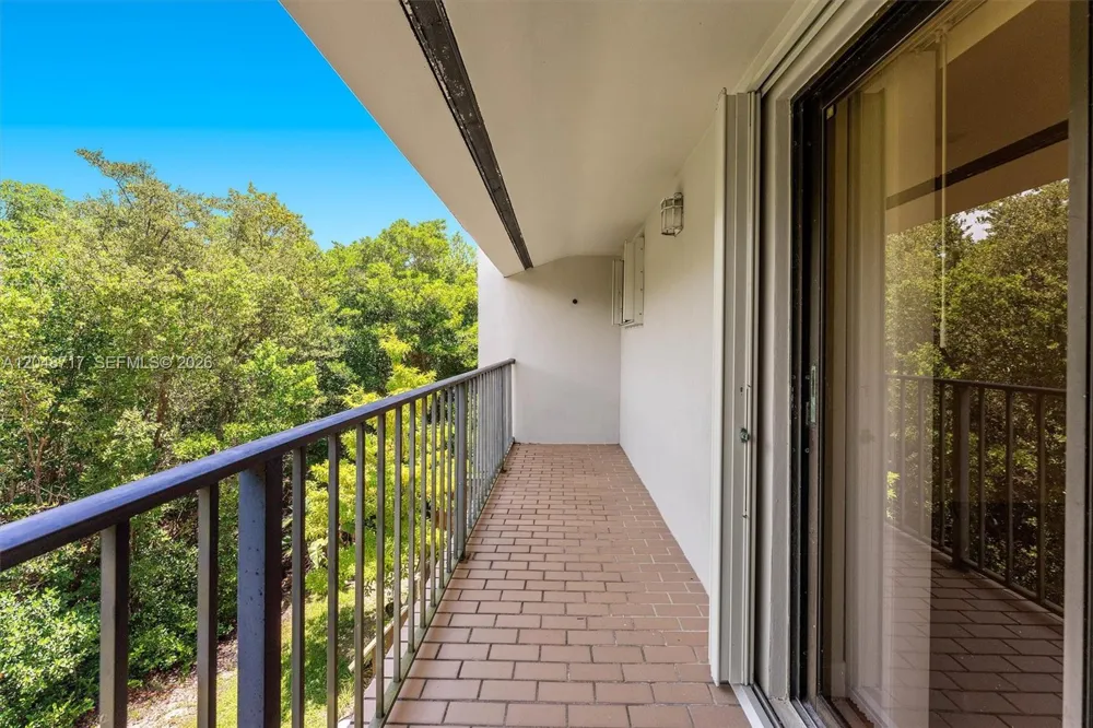 2525 NE 135th St North Miami, FL 33181
