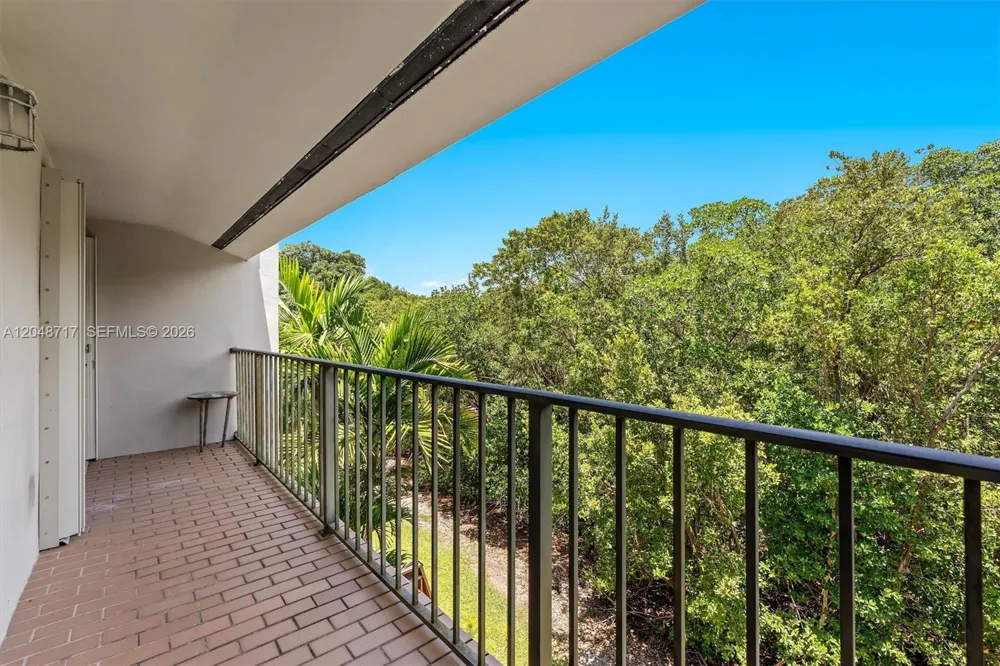 2525 NE 135th St North Miami, FL 33181