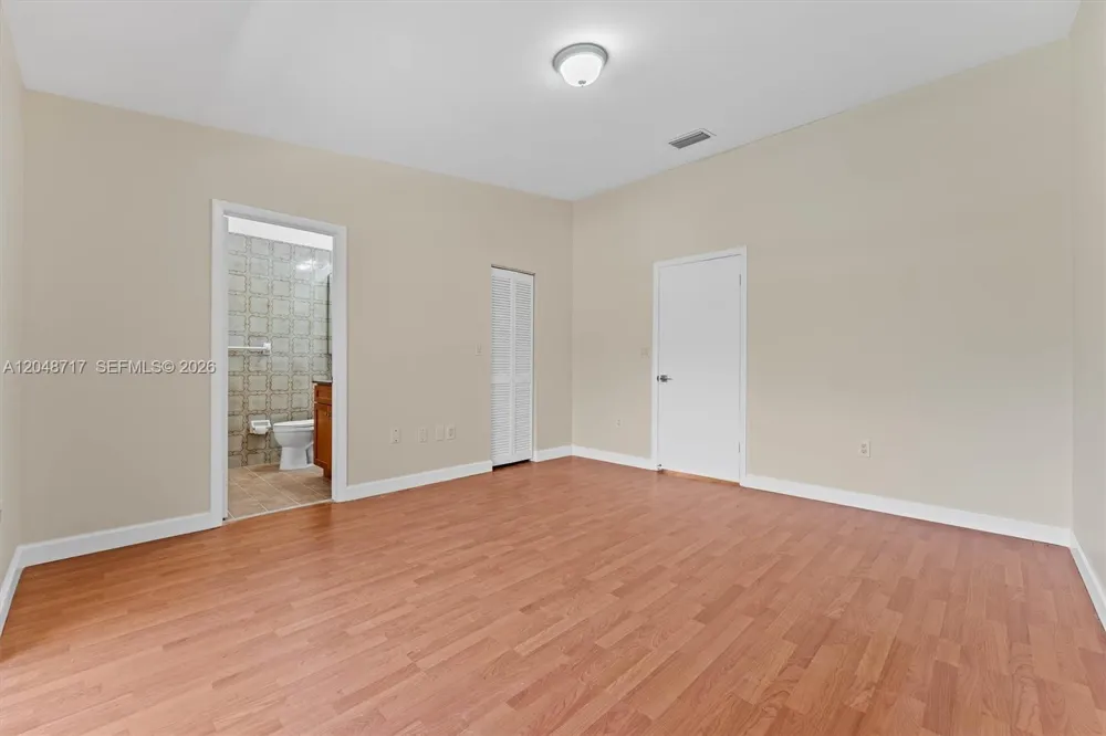 2525 NE 135th St North Miami, FL 33181