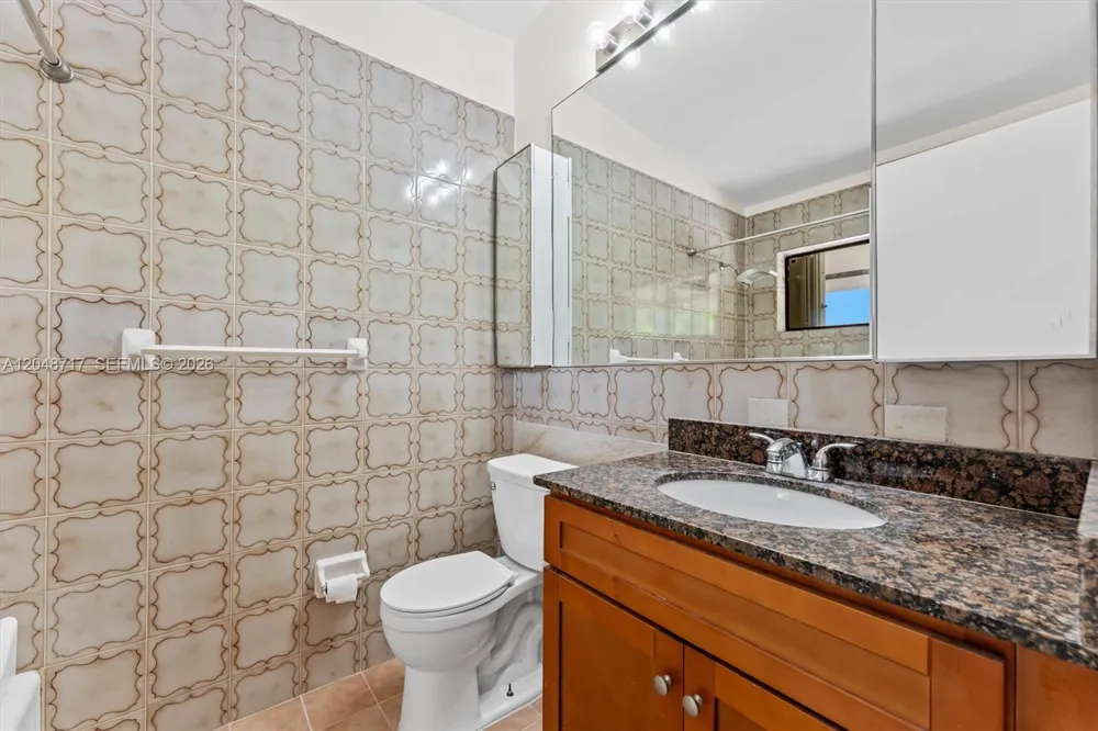2525 NE 135th St North Miami, FL 33181