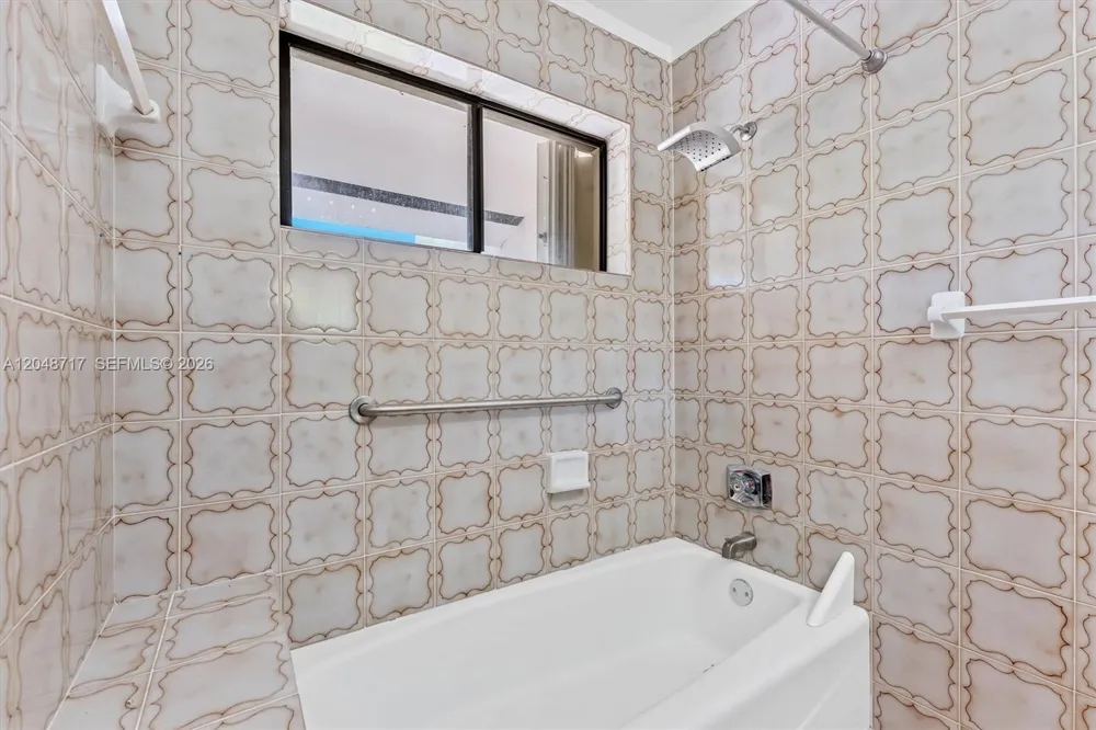 2525 NE 135th St North Miami, FL 33181