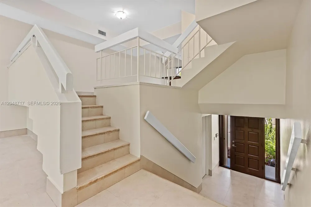 2525 NE 135th St North Miami, FL 33181