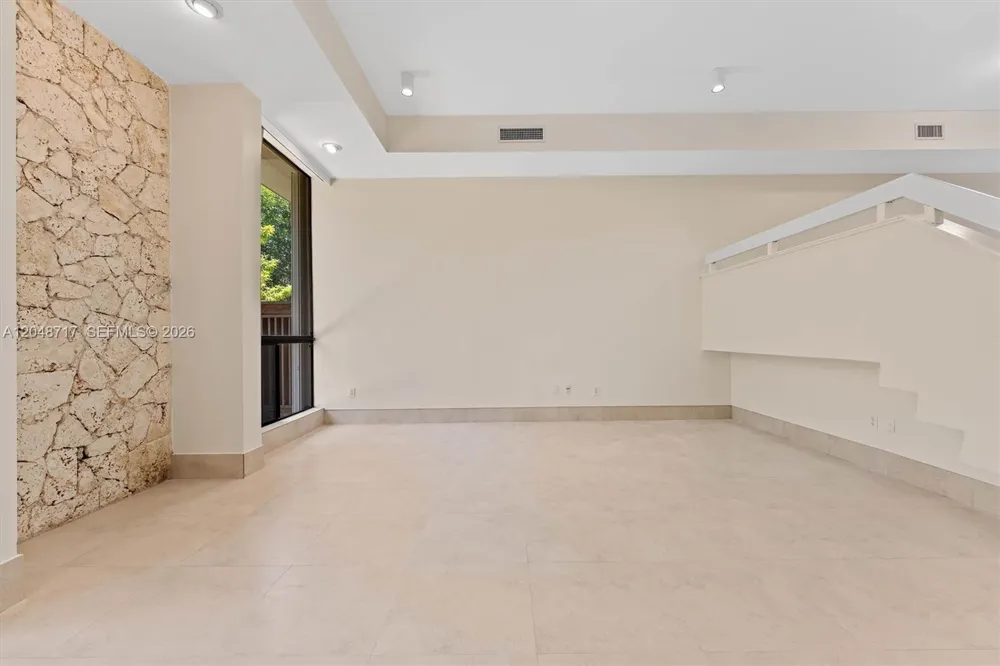2525 NE 135th St North Miami, FL 33181