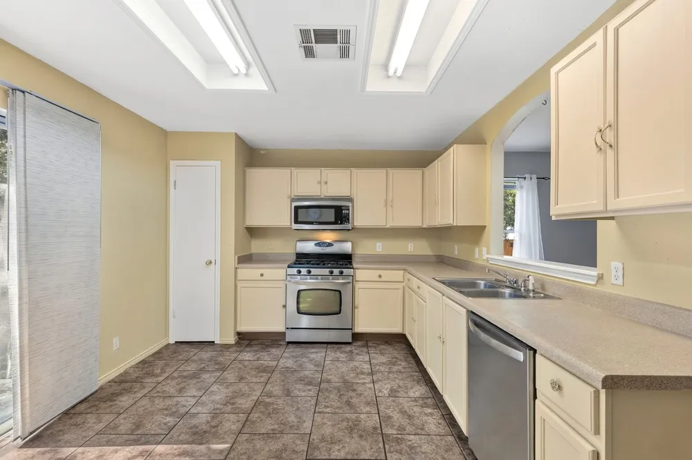 101 Presidio Drive Leander, TX 78641