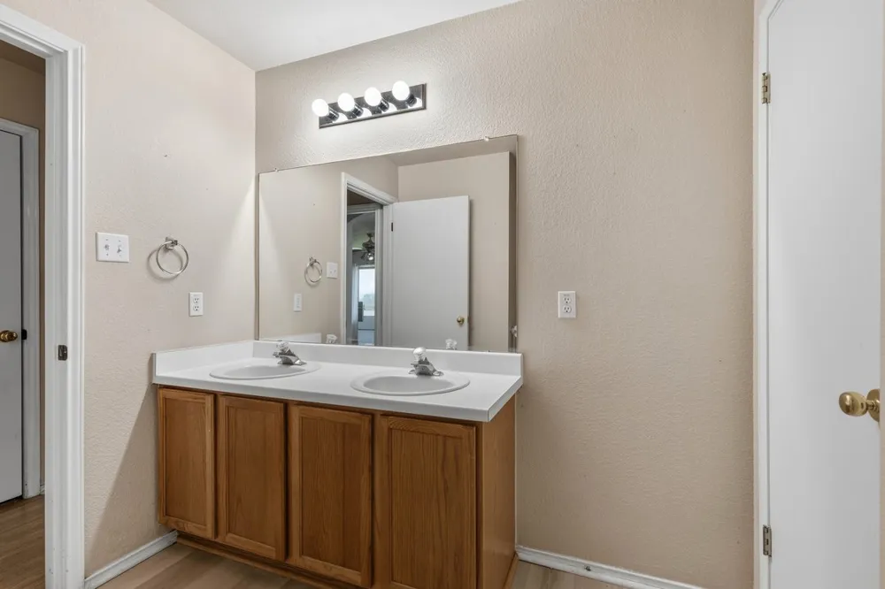 101 Presidio Drive Leander, TX 78641