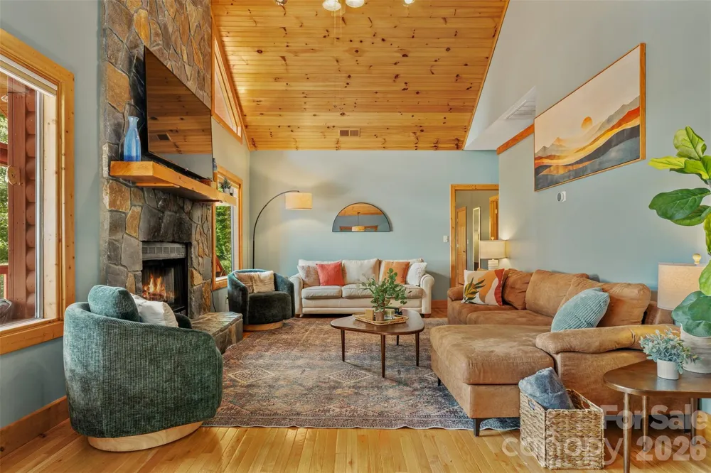 3182 El Miner Drive Mars Hill, NC 28754