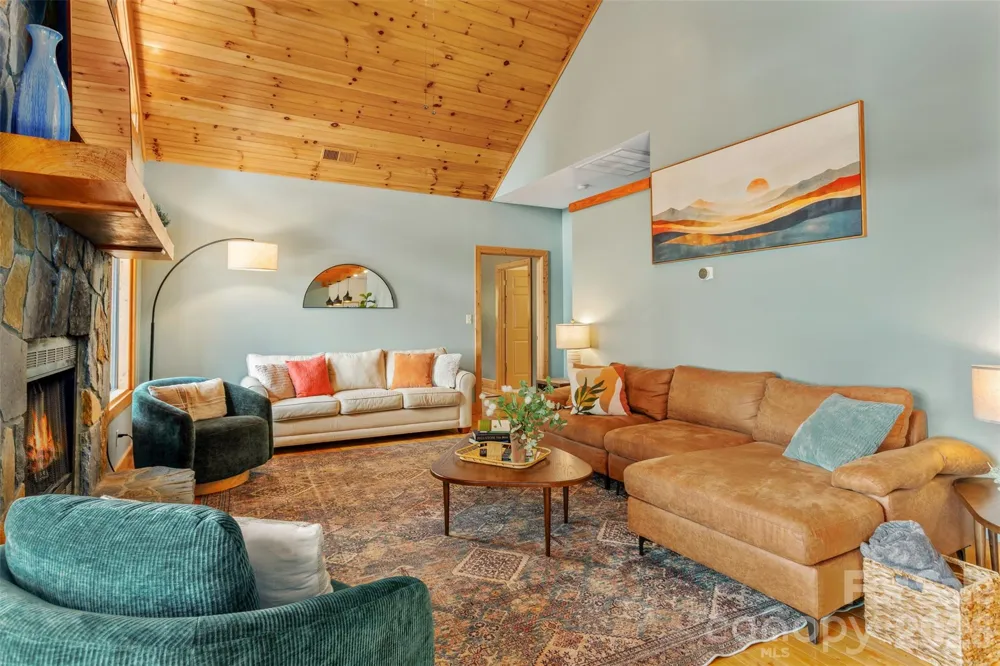 3182 El Miner Drive Mars Hill, NC 28754