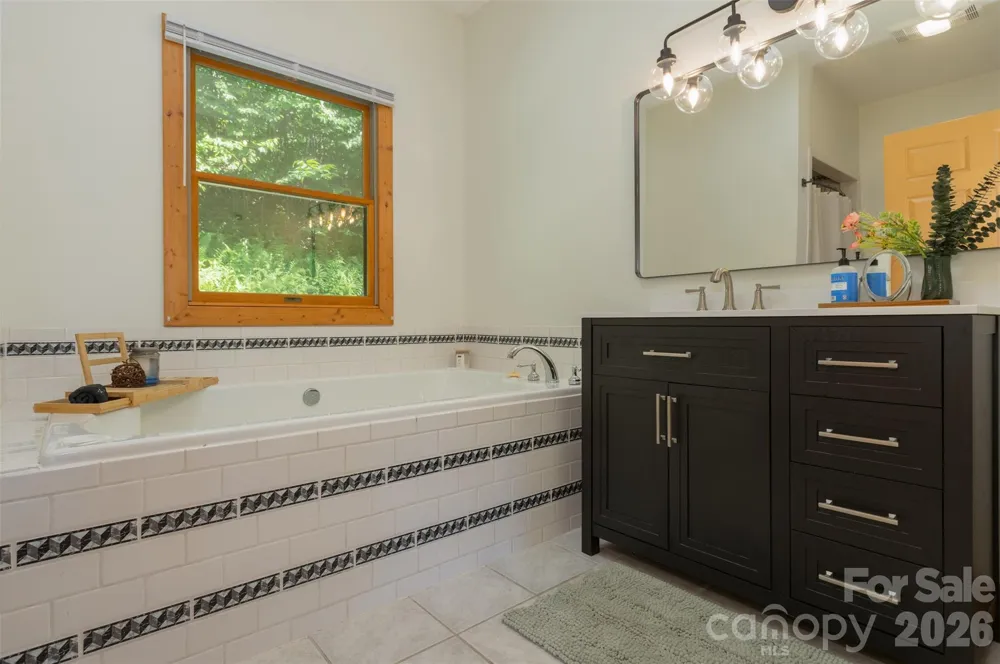 3182 El Miner Drive Mars Hill, NC 28754